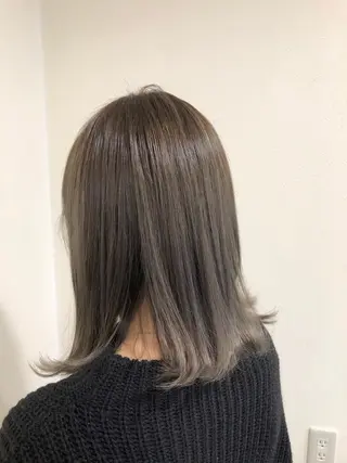 カラー 工藤 綾華のヘアスタイル