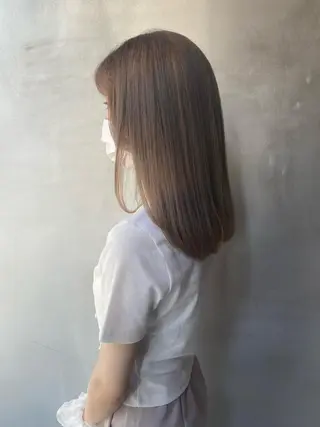 セミロング shiori ﾍﾞｰｼﾞｭｶﾗｰのヘアスタイル