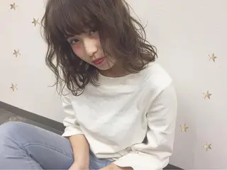 ミディアム 市川 千夏のヘアスタイル