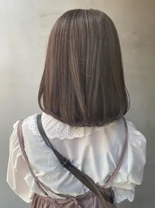 ミディアム shiori ﾍﾞｰｼﾞｭｶﾗｰのヘアスタイル