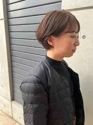 ショート カラー IKU顔周りレイヤー /ボブ/透明感カラーのヘアスタイル