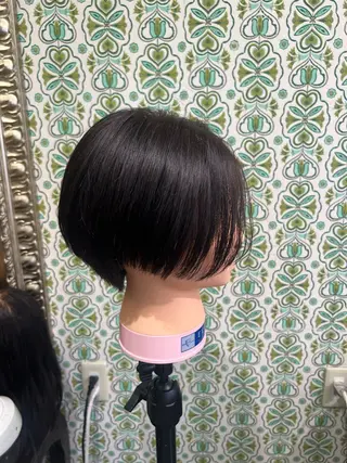 ショート PON　ハイトーン ショートカット心斎橋のヘアスタイル