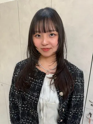 ミディアム 園田 奈津のヘアスタイル