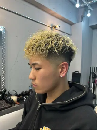 ショート カラー パーマ メンズ特化サロン 高山佑真のヘアスタイル