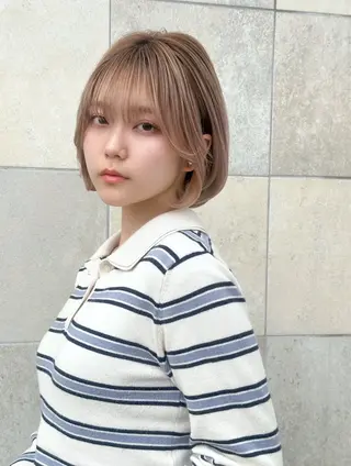 ショート カラー 小顔レイヤー/ ベージュ🤍Rieのヘアスタイル
