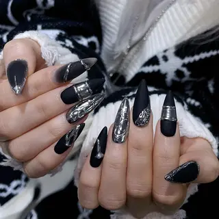 ネイル Queens テイのネイルデザイン