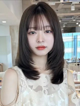 ミディアム 小顔似合わせ提案/ レイヤー/川澄かずまのヘアスタイル