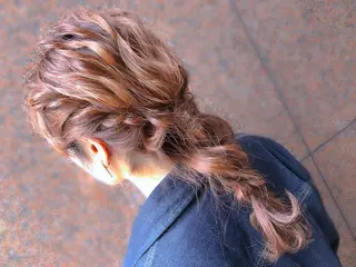 ミディアム ヘアアレンジ 北堀江【HUE】 アオキ　コータのヘアスタイル
