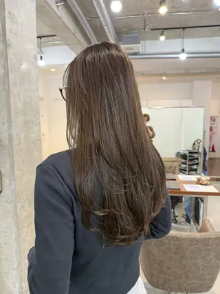 ロング カラー カイリ /レイヤーカットのヘアスタイル