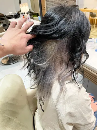セミロング 碇山 楓己のヘアスタイル