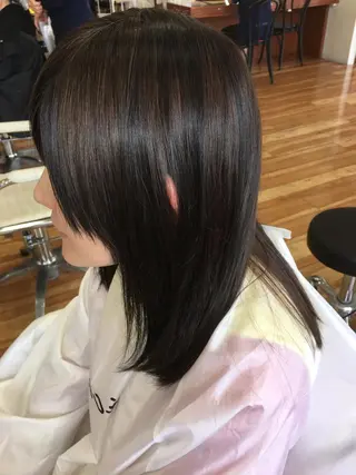 セミロング カラー 髪質改善×レイヤー 高嶋のヘアスタイル