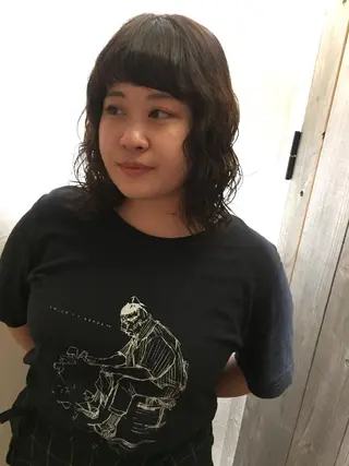 ミディアム パーマ 山内 まりのヘアスタイル