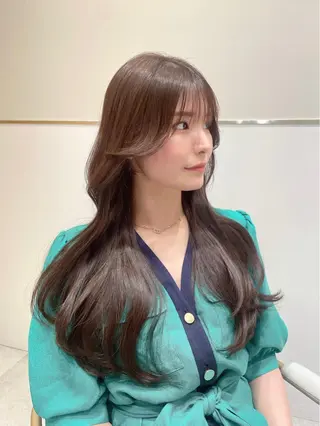 ロング カラー ヘアアレンジ 🤎小顔レイヤー /ベージュ🤎友香のヘアスタイル
