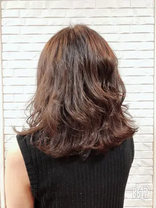 ミディアム カラー 伊藤 さやかのヘアスタイル