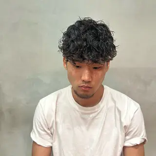 パーマ メンズ fifth 安次富　泰雅のヘアスタイル