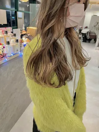 ロング 顔まわり／髪質改 善／白髪ぼかし／中山のヘアスタイル