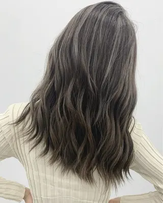 カラー LINOET名古屋 ブリーチ/ハイトーンのヘアスタイル