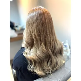 セミロング 人気１位🎀有名人も 通う🫅韓国髪専門○のヘアスタイル