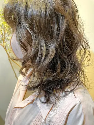 ミディアム パーマ レイヤー／似合わせ TAKUYAのヘアスタイル