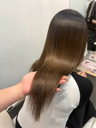 カラー 透明感カラー💎 岩崎美優のヘアスタイル