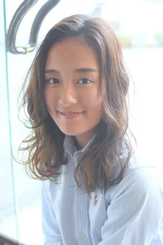 ミディアム パーマ みずの ゆきなのヘアスタイル