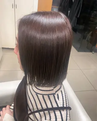 ミディアム カラー ハイトーン/レイヤー 似合わせ・ユキノのヘアスタイル