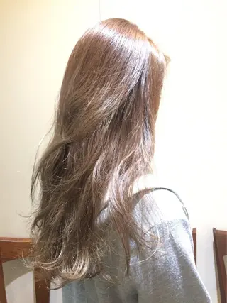 ロング カラー 鍵山 千秋のヘアスタイル