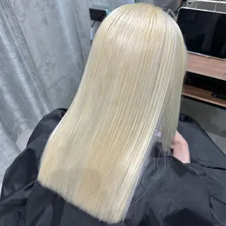 セミロング カラー ホワイトブロンド RIKUTOのヘアスタイル