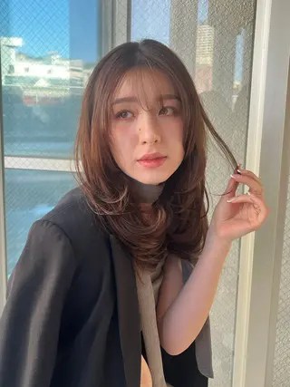 ミディアム 暖色系/レイヤー/ パーマ/貞金瑞波のヘアスタイル