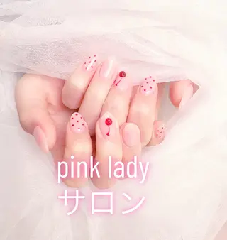 ネイル pink ladyサロン所属・べ にのネイルデザイン