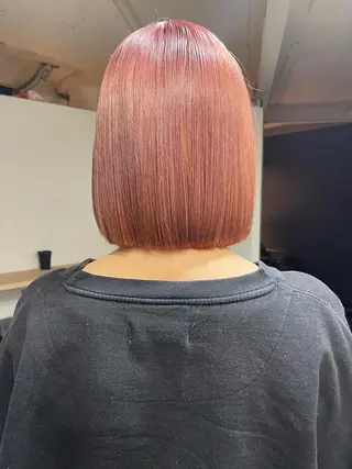 ショート カラー ブリーチ縮毛矯正 LAFFYuiのヘアスタイル