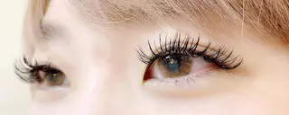 セミロング カラー パーマ ヘアアレンジ ネイル マツエク・マツパ キュピット 研修モデルアカウントのマツエク・マツパデザイン