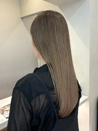 ロング 伊藤 欣良のヘアスタイル