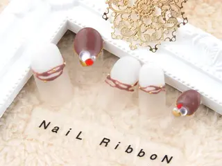 ネイル ネイルリボン 受付スタッフのネイルデザイン