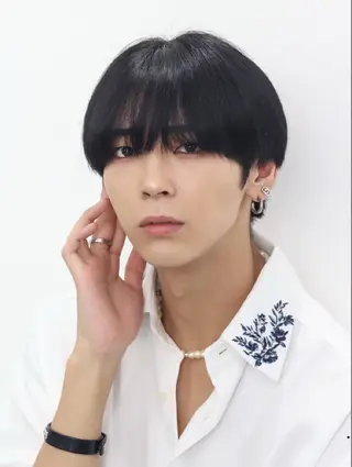 ミディアム 韓国ヘア特化🇰🇷 似合わせカットパーマのヘアスタイル