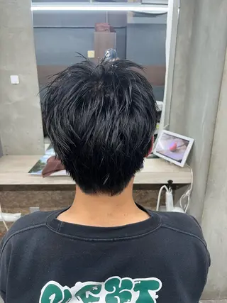 メンズ ✩.*Aise⟡.· 艶カラー🐈‍⬛🩶のヘアスタイル