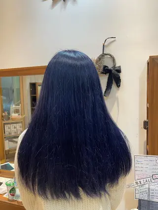 カラー バヤラー バイガルマーのヘアスタイル