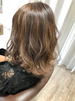 ミディアム カラー cherir髪質改善 パーソナルカラー診断のヘアスタイル