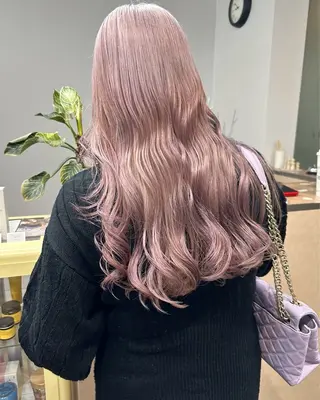 ロング カラー ヘアアレンジ lani ブリーチ /ダブルカラーのヘアスタイル