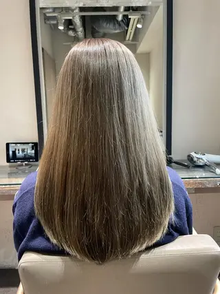セミロング 表参道小顔カット前髪 割れ改善クロスパーマのヘアスタイル