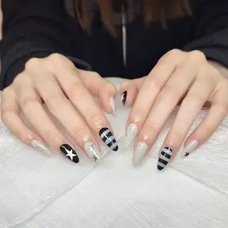 ネイル MQueen ネイルサロンのネイルデザイン