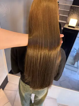 ロング カラー KOHNO ナチュラルデザインのヘアスタイル