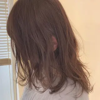 ミディアム カラー 加藤 綾華のヘアスタイル