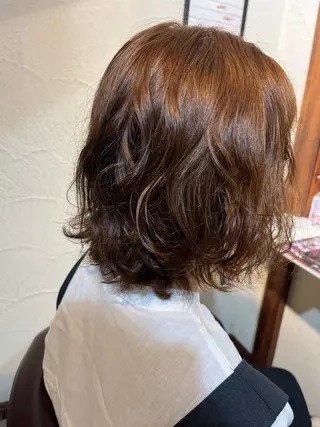 ミディアム パーマ 岩田 実那のヘアスタイル