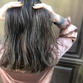 カラー 堤 麻衣子のヘアスタイル