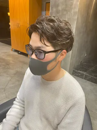パーマ メンズ 透明感カラー🌿 グレージュ🐺陽介のヘアスタイル