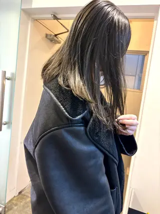 ミディアム カラー やまもと さえのヘアスタイル