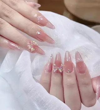 ネイル T.Lee Nail Lilyのネイルデザイン