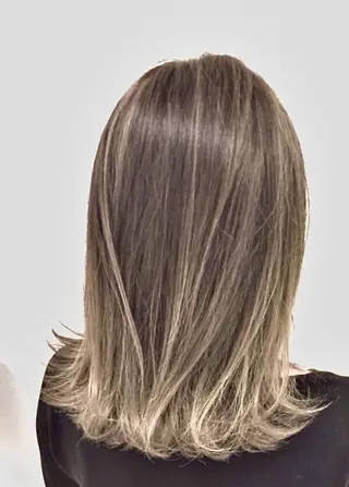 ミディアム カラー 久次米 智人のヘアスタイル