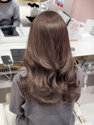 ロング カラー ヘアアレンジ 🤎小顔レイヤー /ベージュ🤎友香のヘアスタイル